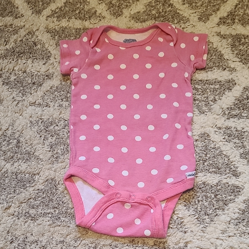 20 for $10 - Gerber Girls 3-6m Pink Short Sleeve Onesie with White Polka Dots